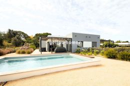 Zeitgenössische Doppelhaushälfte mit Pool an der Westalgarve